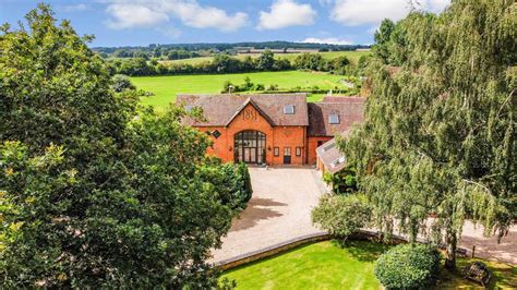 Herefordshire houses and properties for sale in Hereford, Kington, Ledbury, Leominster, Ross-on-Wye, the West Brecons and Herefordshire. . Barn conversions for sale in herefordshire and worcestershire